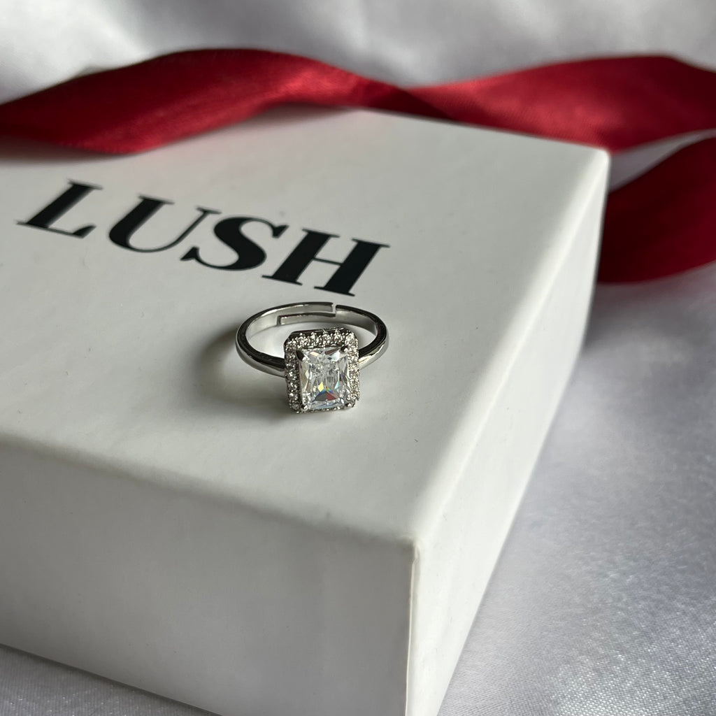 Solitaire ring
