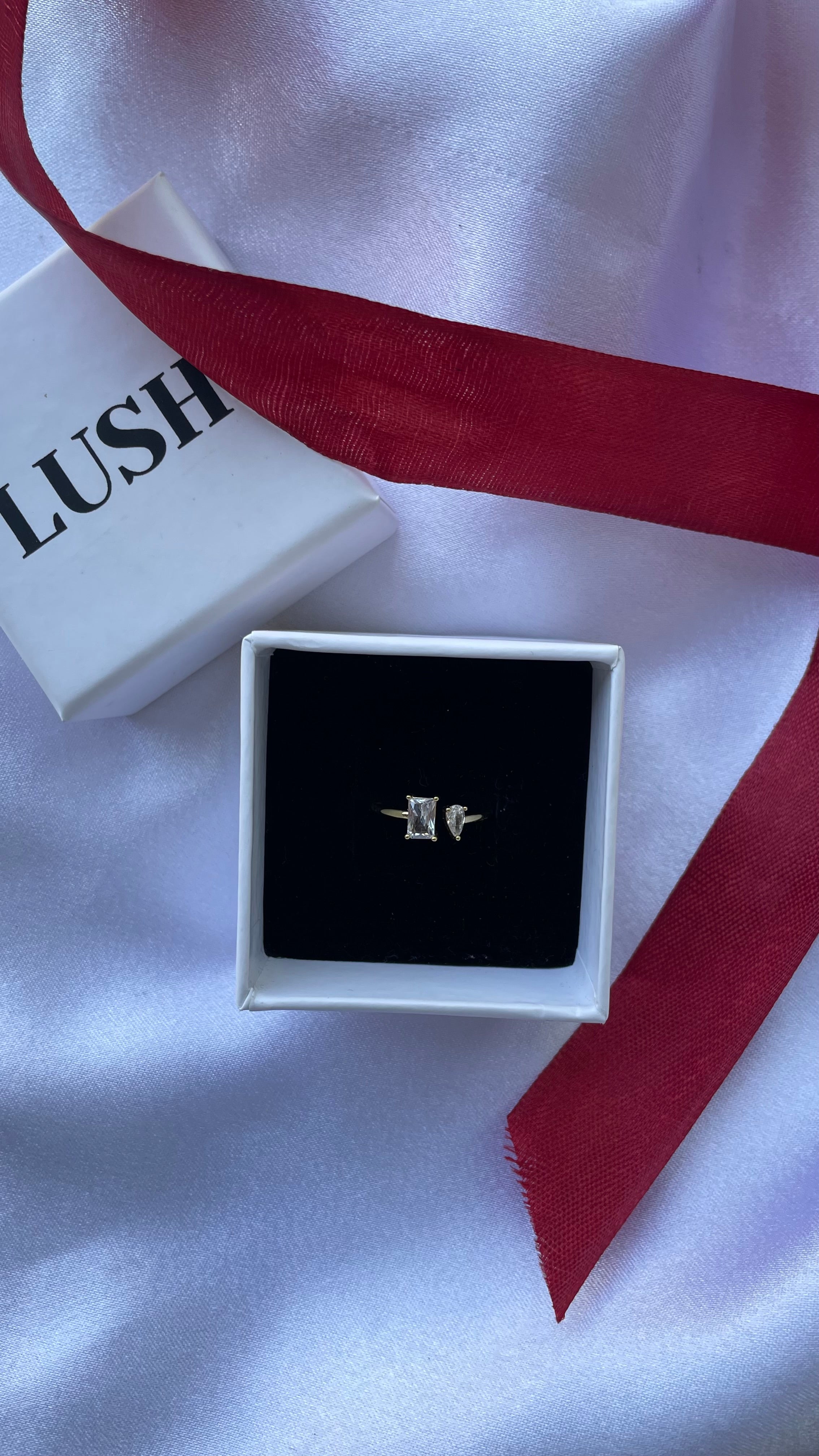 Tiya ring