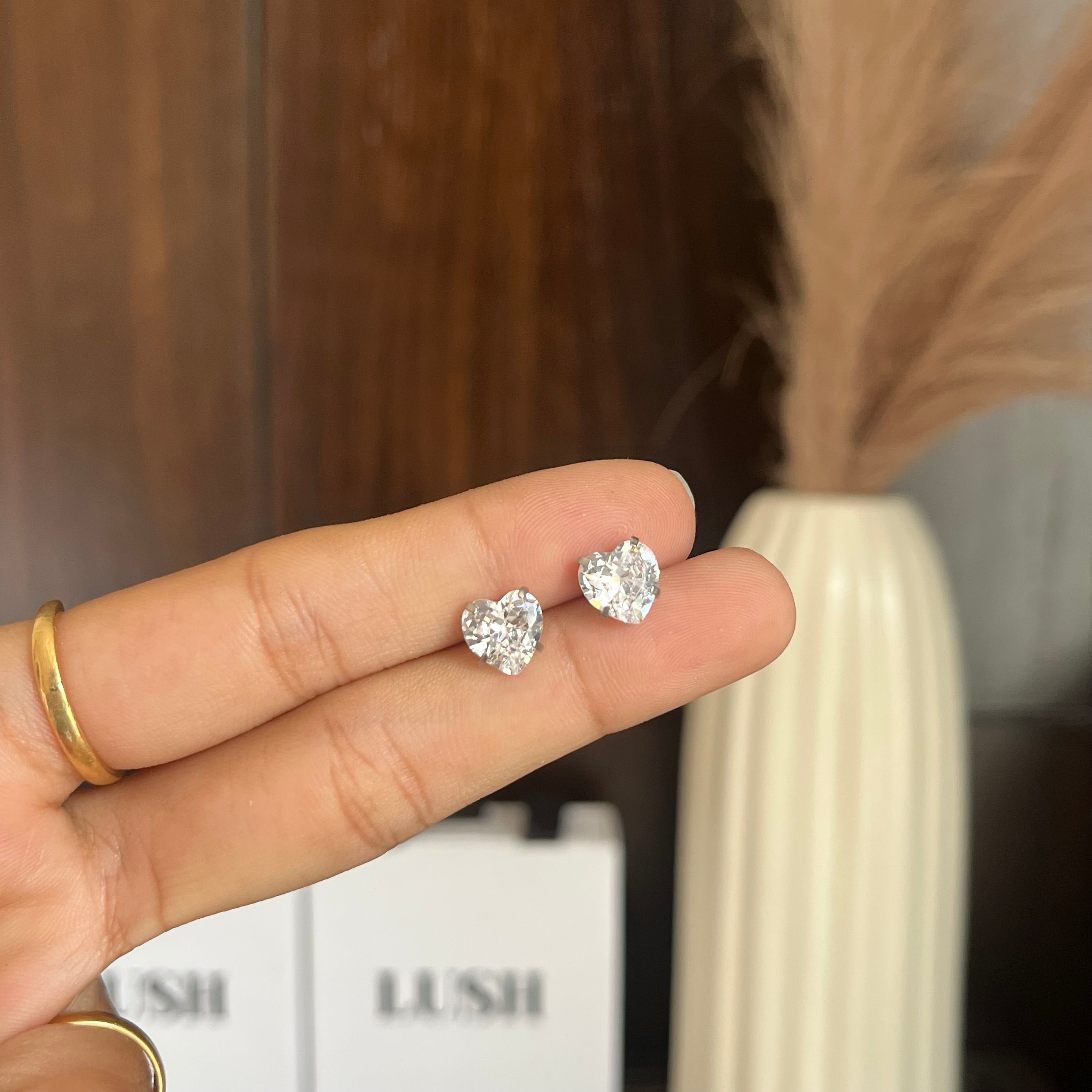 Heart Solitaire silver studs (ball back)