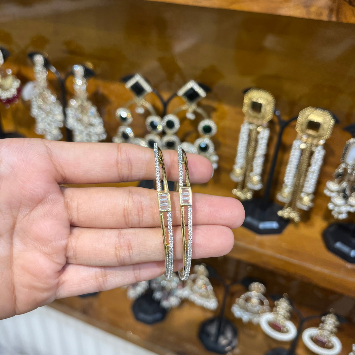 Ad bangles
