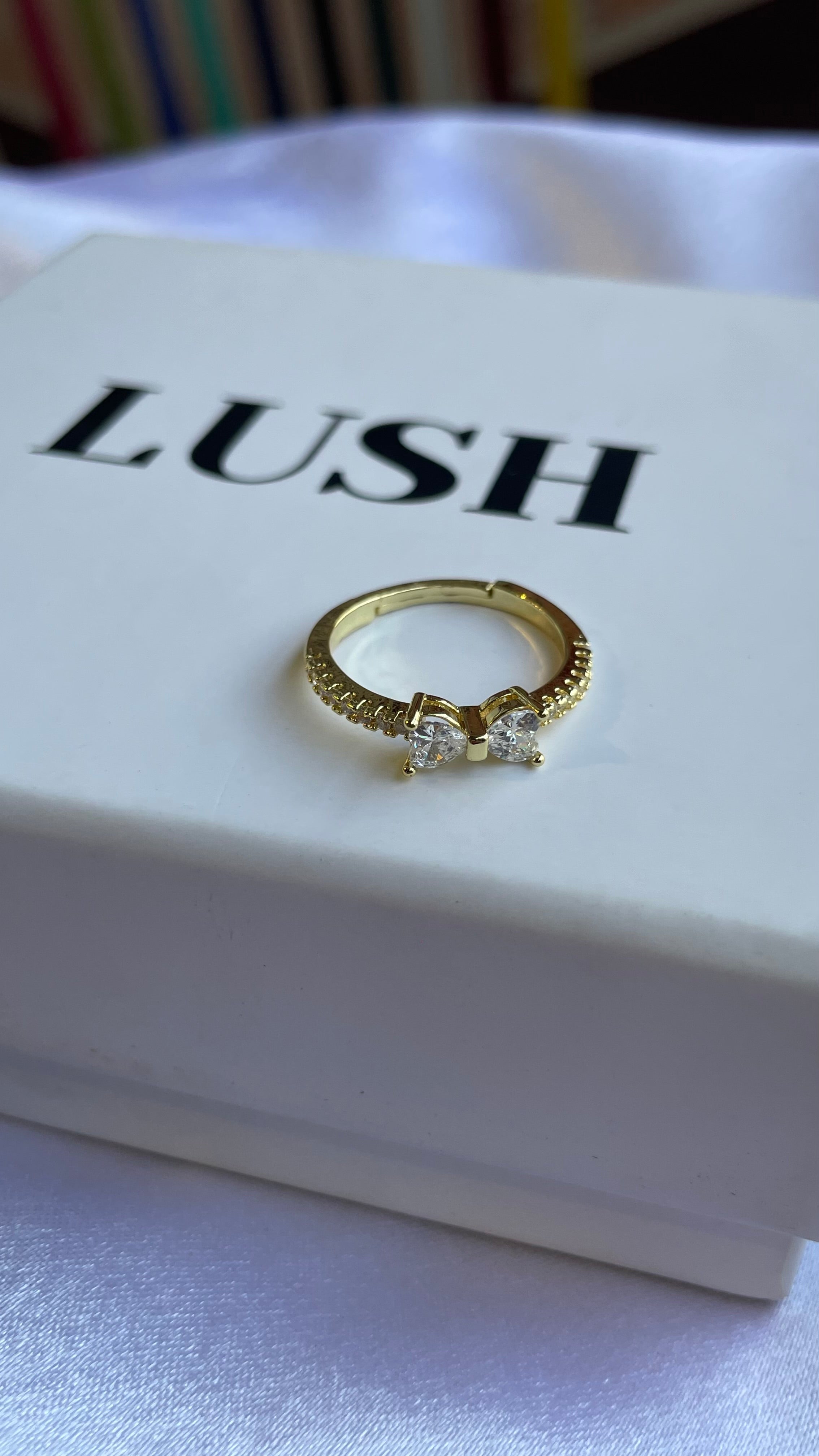 Cute bow ring
