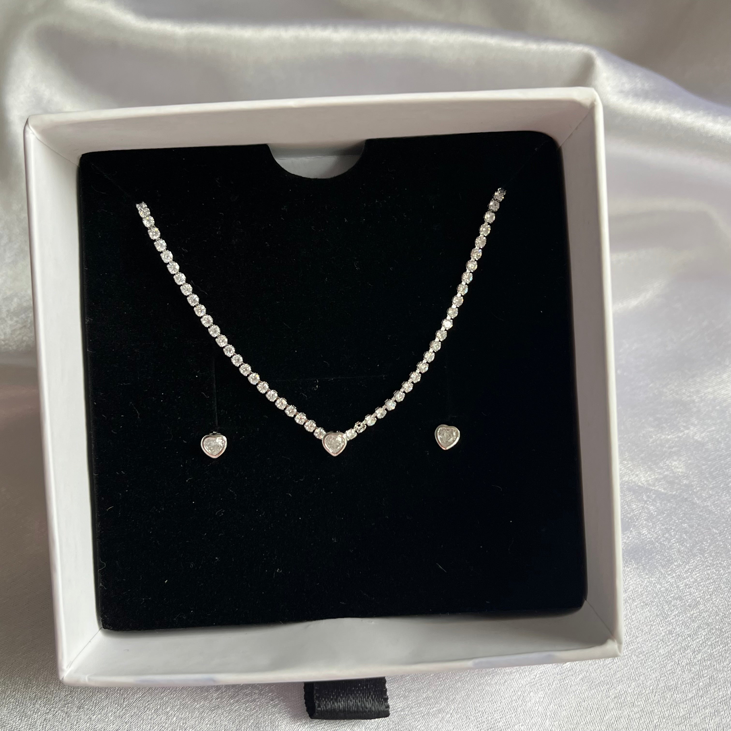 Minimal heart tennis necklace set