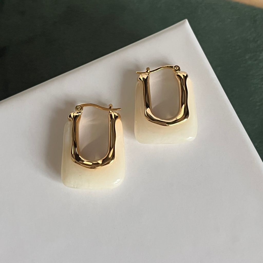 Square Cream Resin Huggies