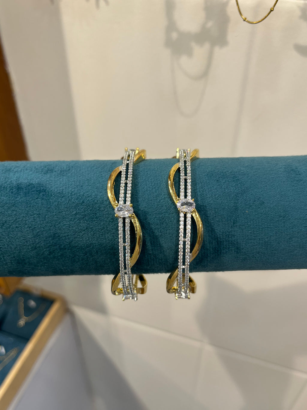 Ad bangles