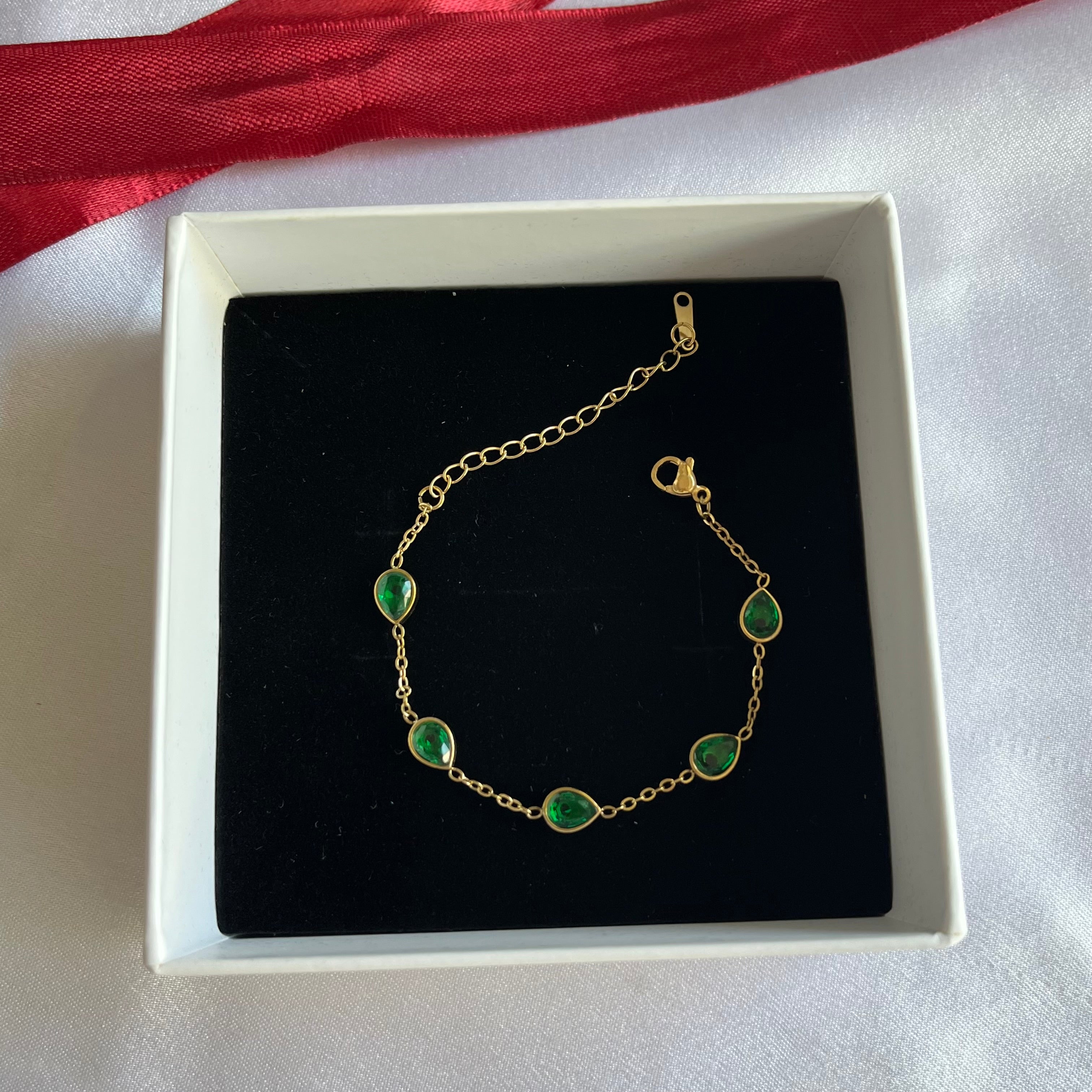 Emerald Glow Bracelet
