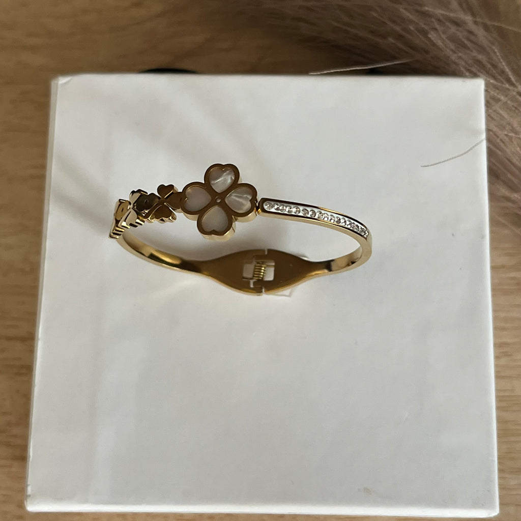 Clover Pearl Cuff Bracelet | Small Size
