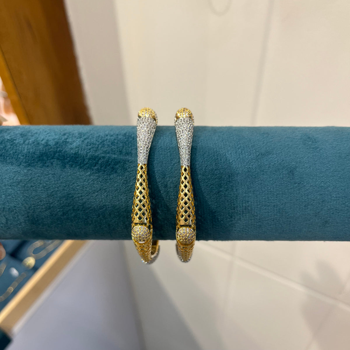 Ad bangles