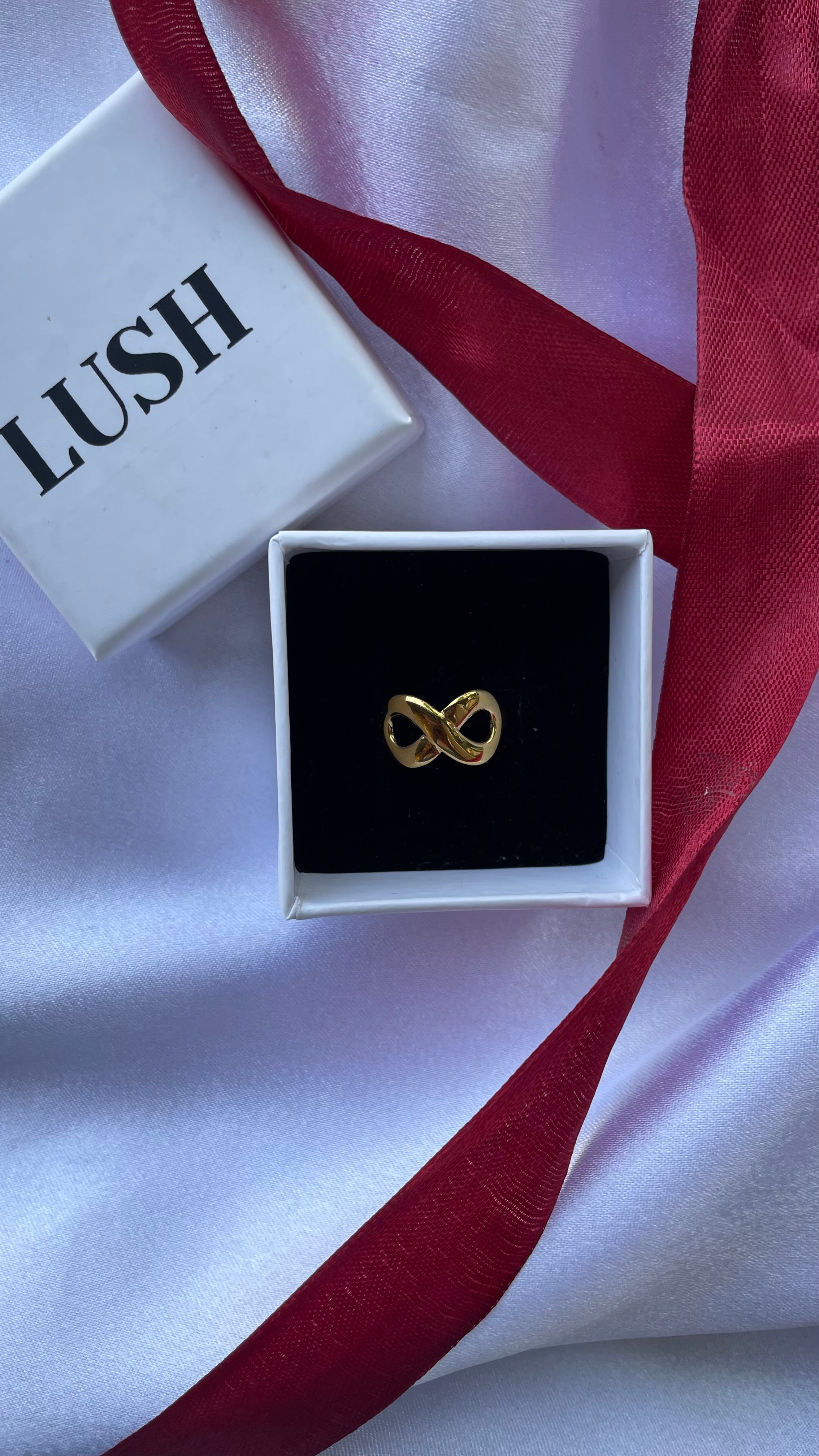 Infinity ring