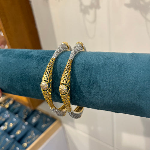 Ad bangles