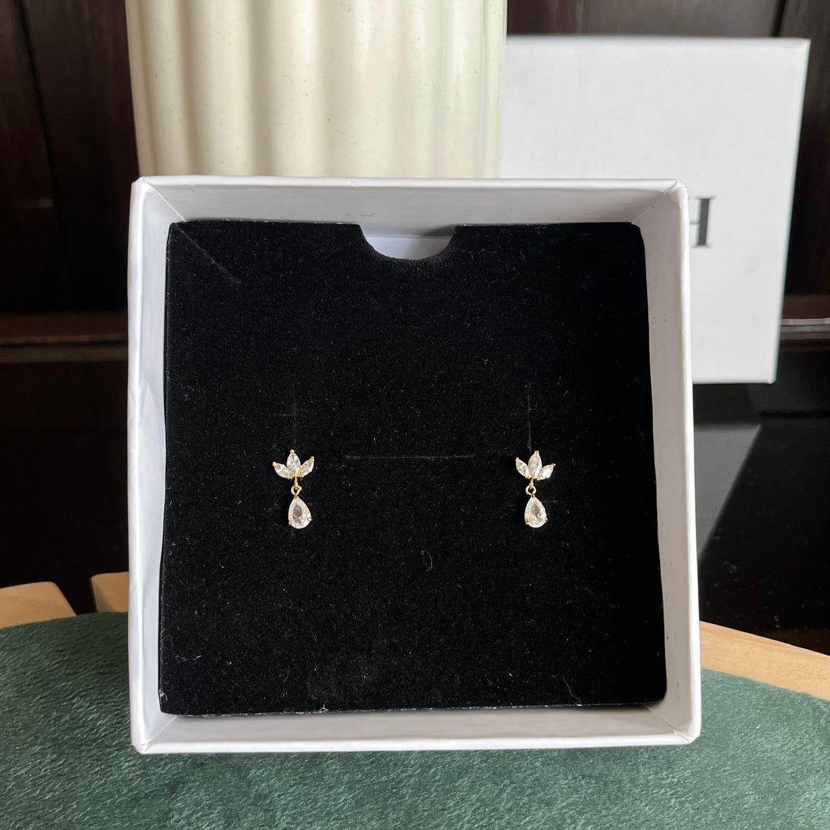Dainty Floral Drop Necklace & Earrings Set