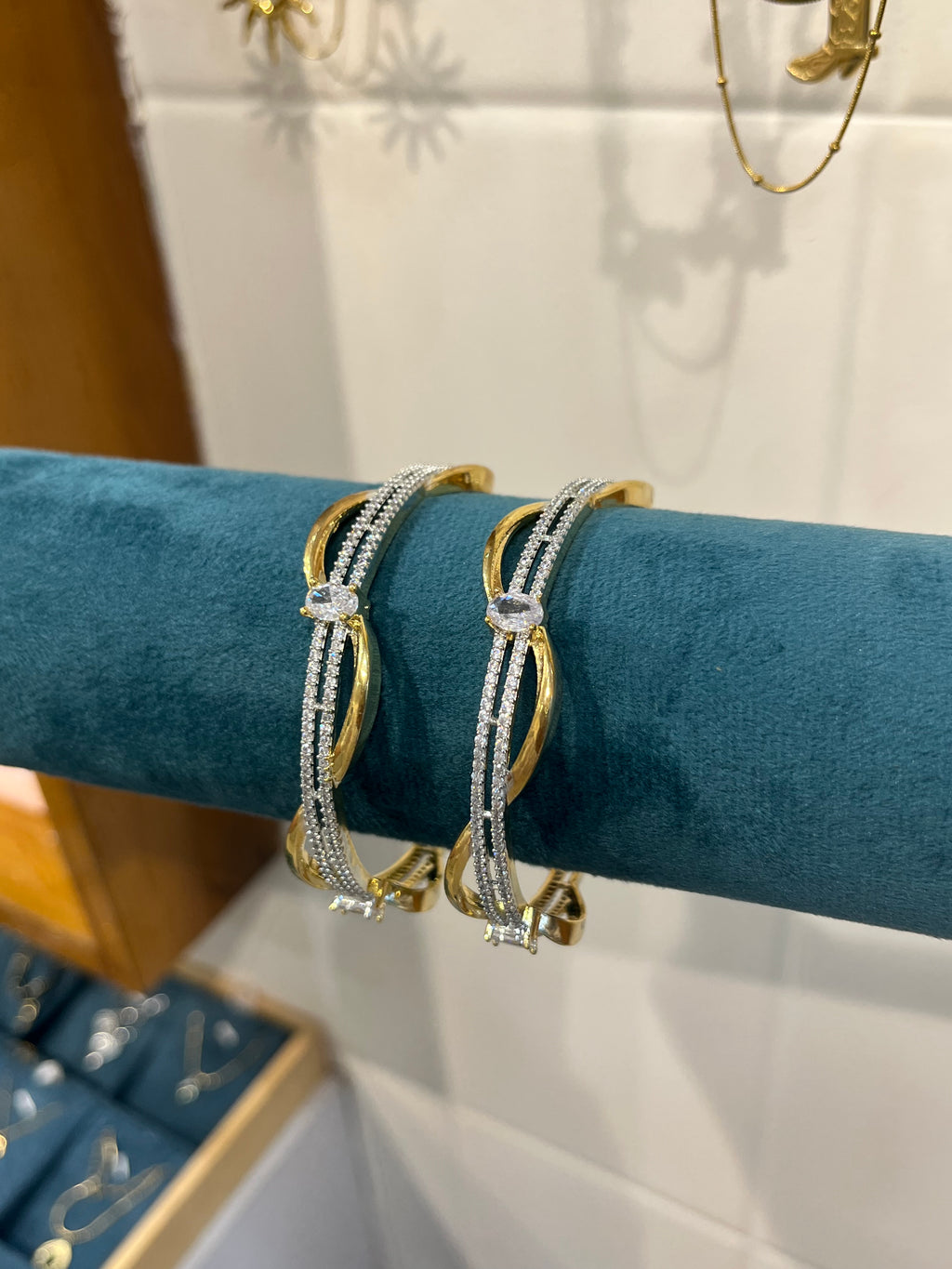 Ad bangles