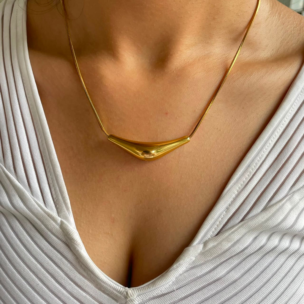 Sculpted V Bar Necklace