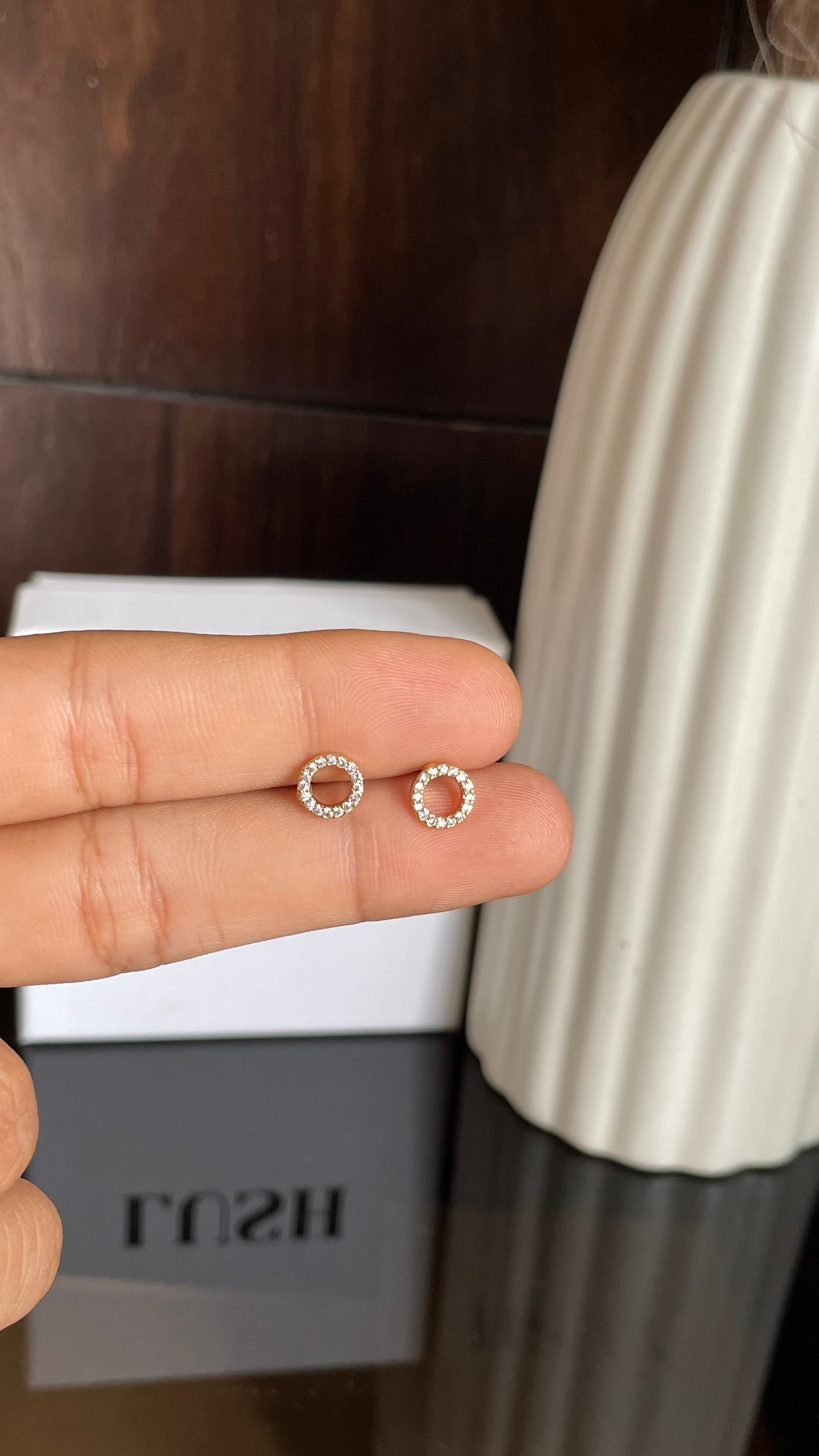 Halo Circle Studs (ball back)