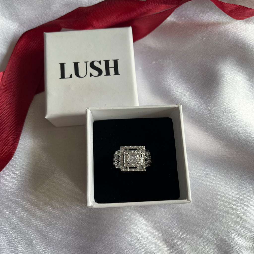 Solitaire ring