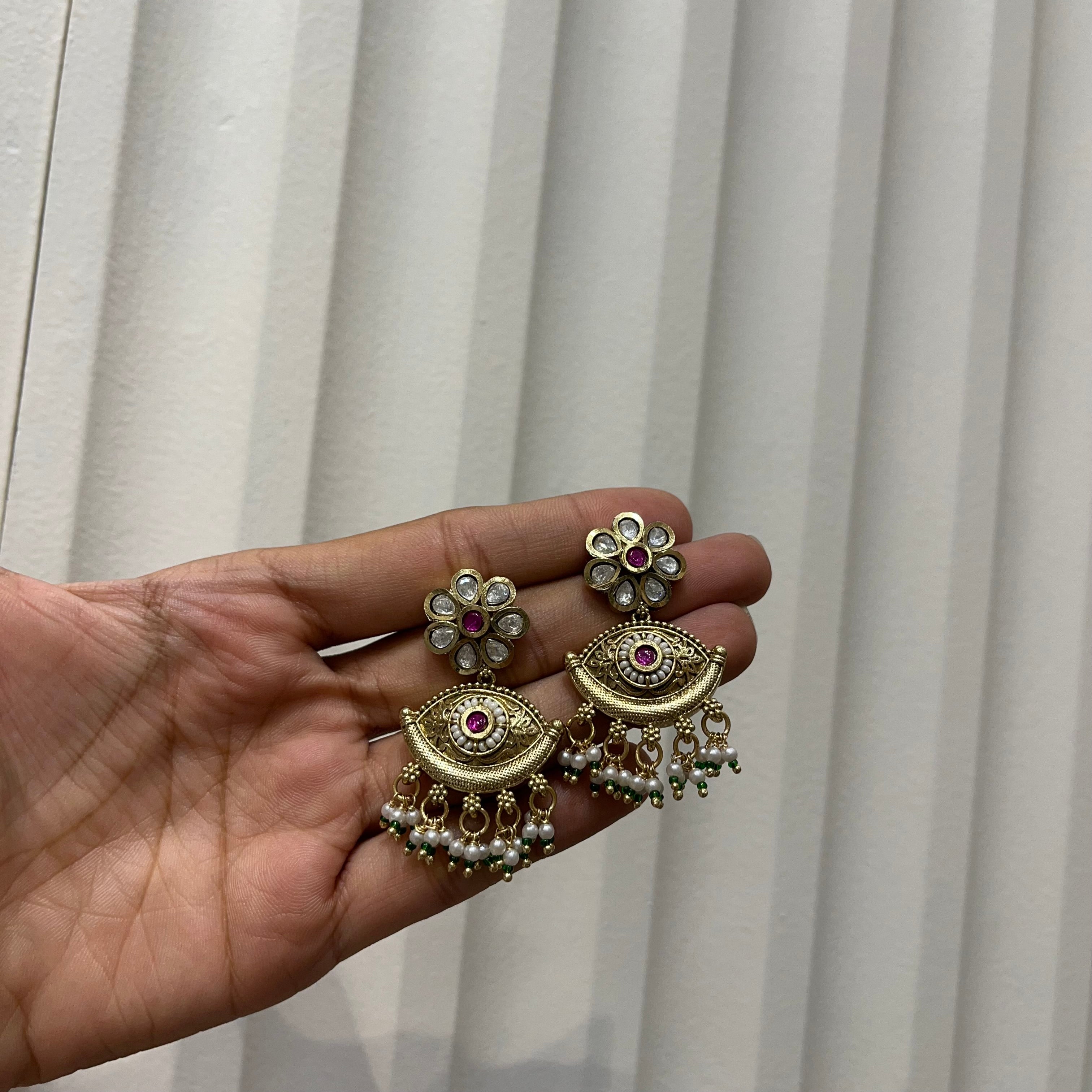 Emerald Heritage Pearl Necklace Set