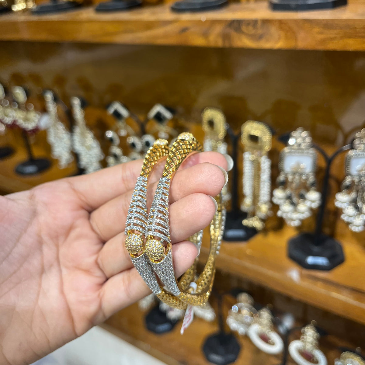 Ad bangles