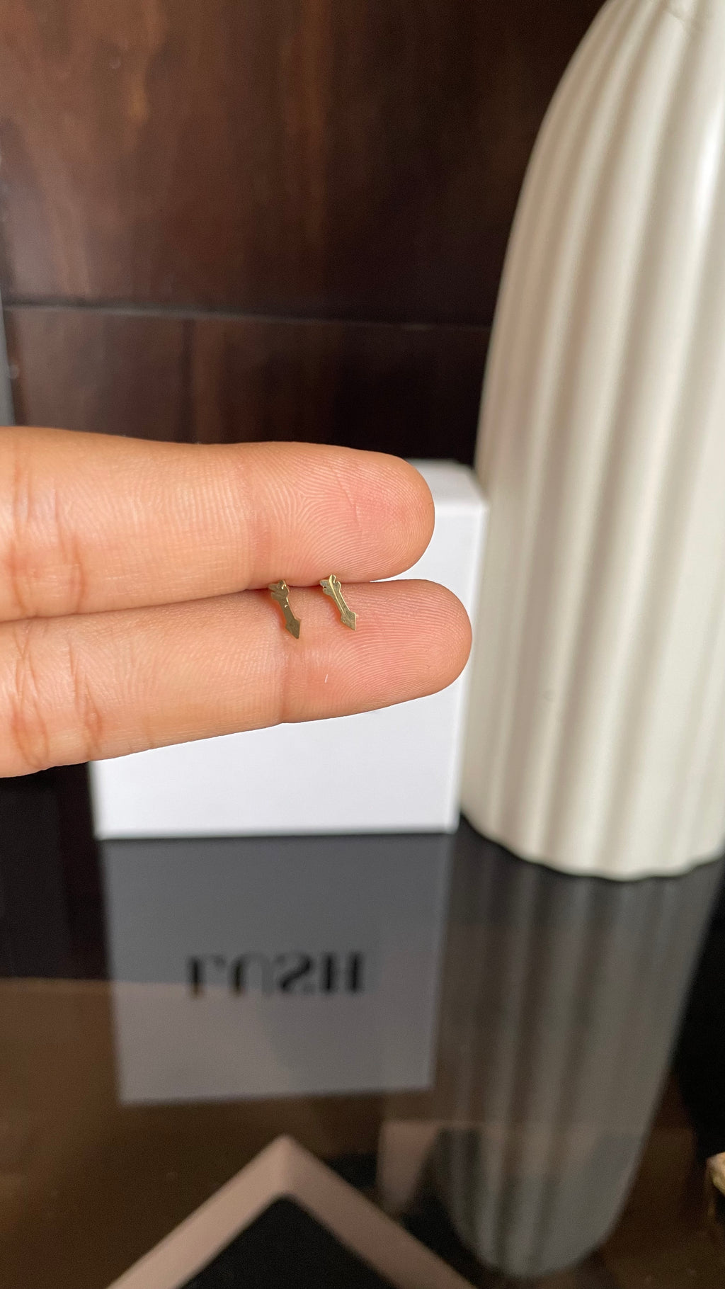 Tiny ball back stud (ball back)