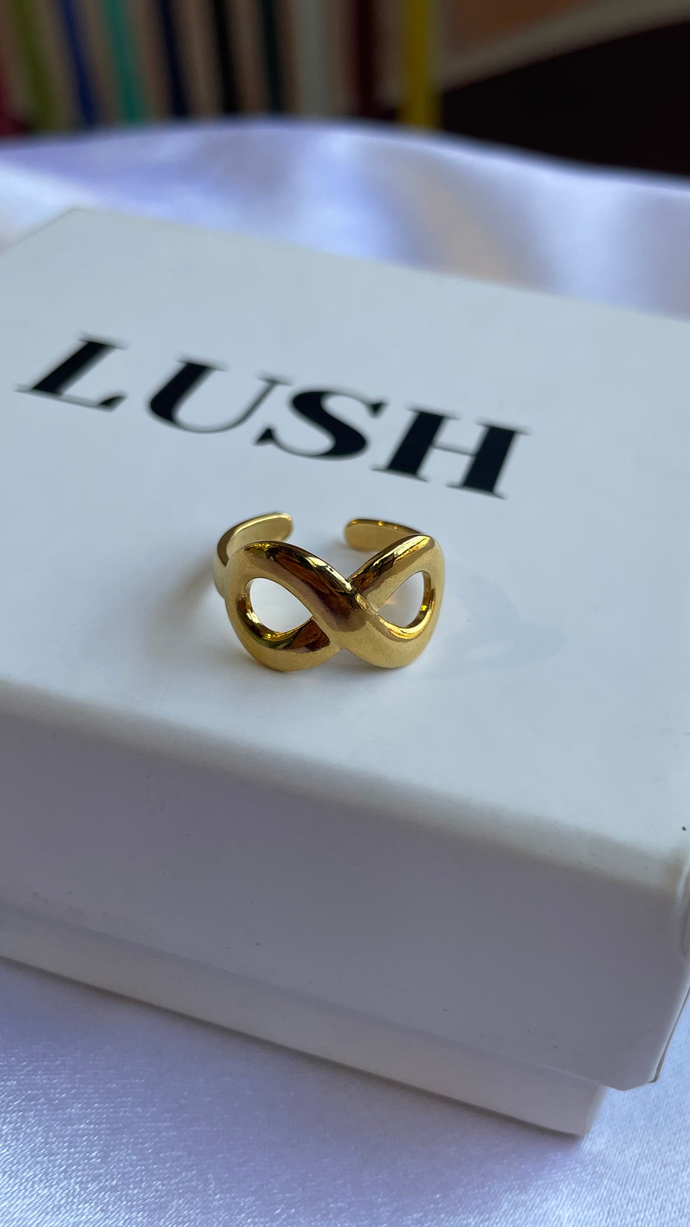 Infinity ring