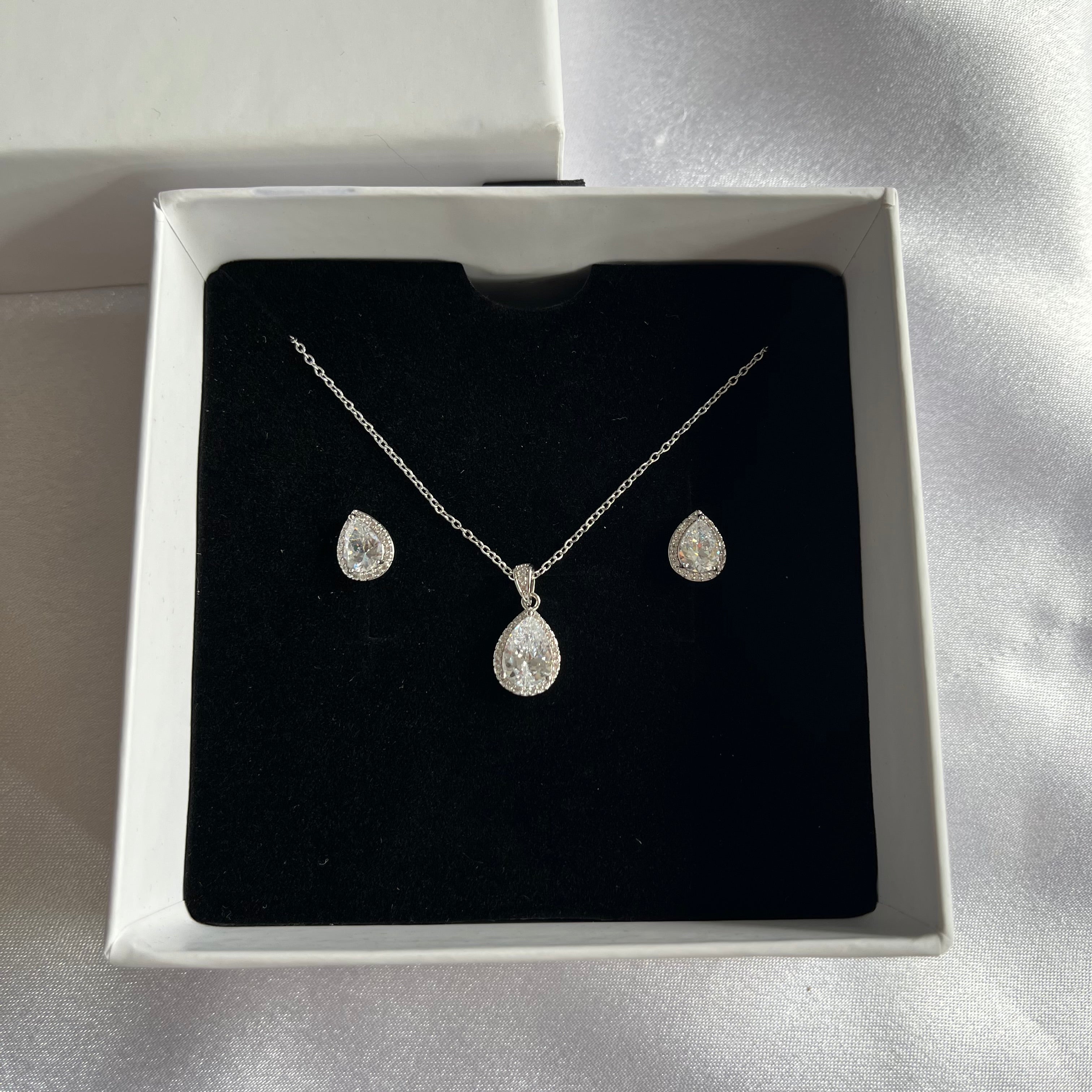 Teardrop Crystal Elegance Set