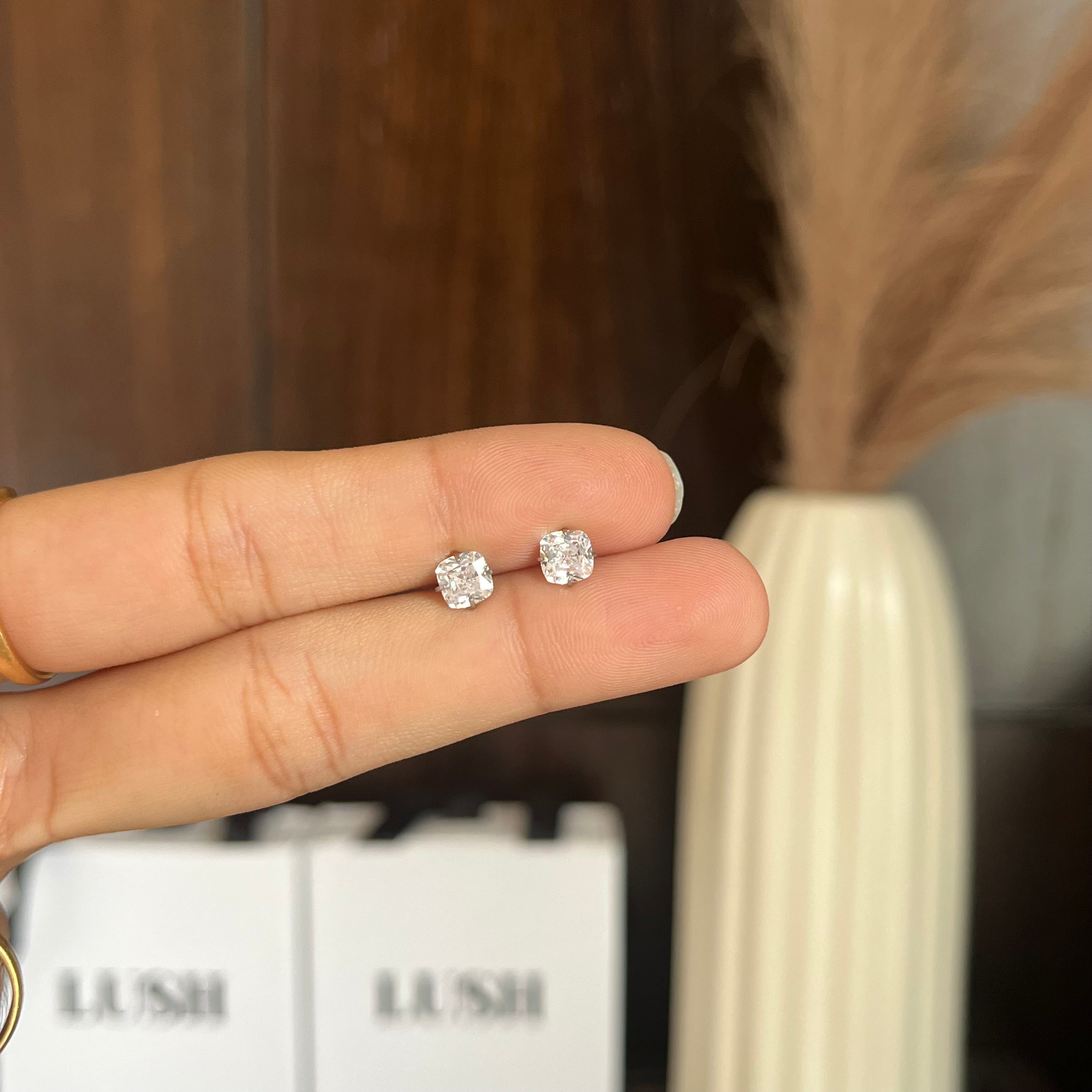 Solitaire silver studs (flat back)