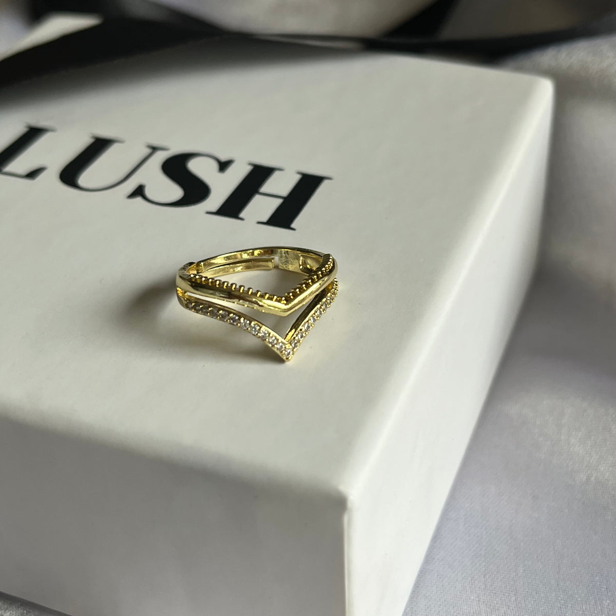 Dual Luxe Pavé Chevron Ring