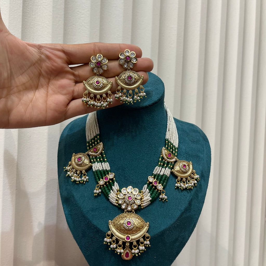 Emerald Heritage Pearl Necklace Set