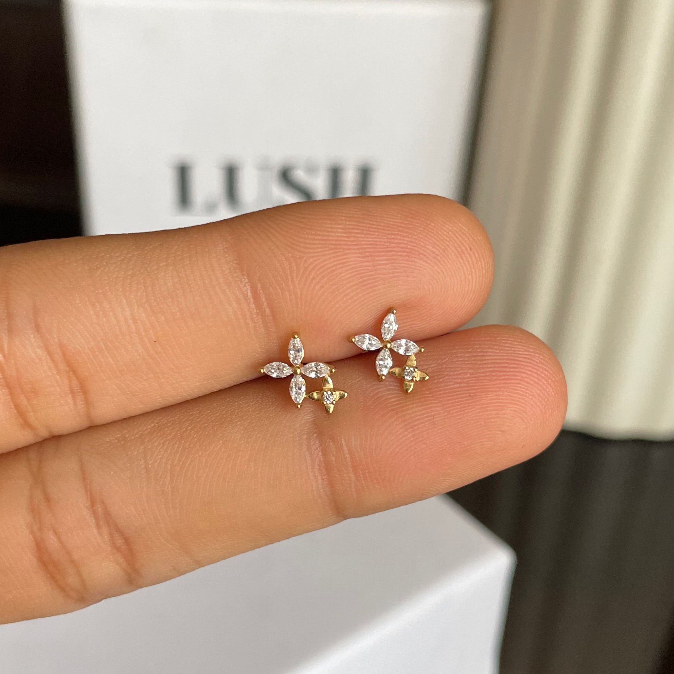 Floral Stud Earrings (ball back)