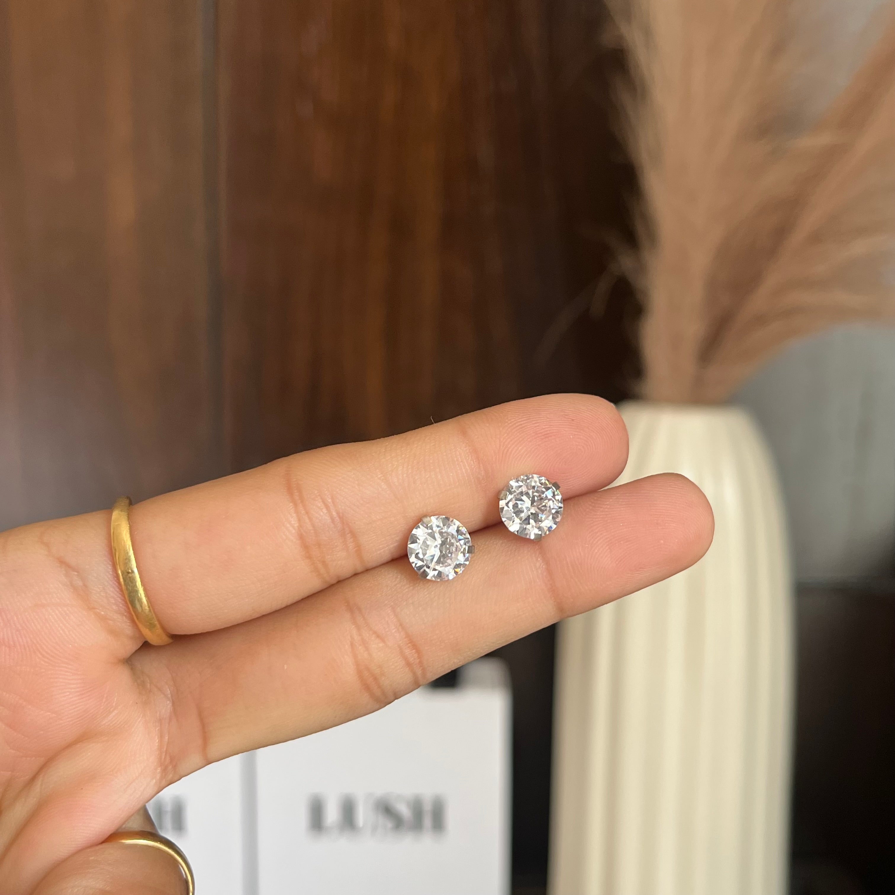 Solitaire silver studs (flat back)