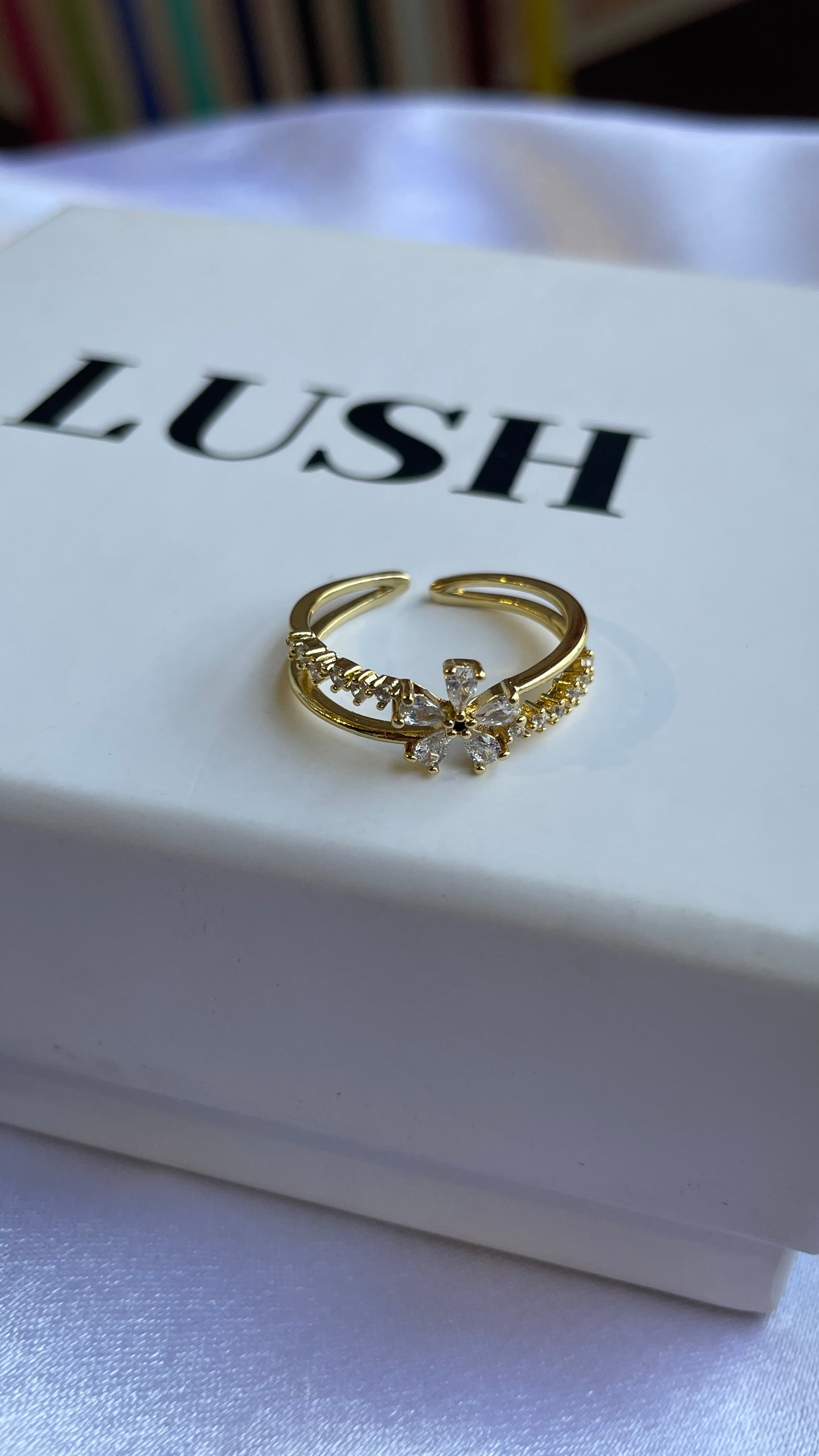 Daisy flower ring