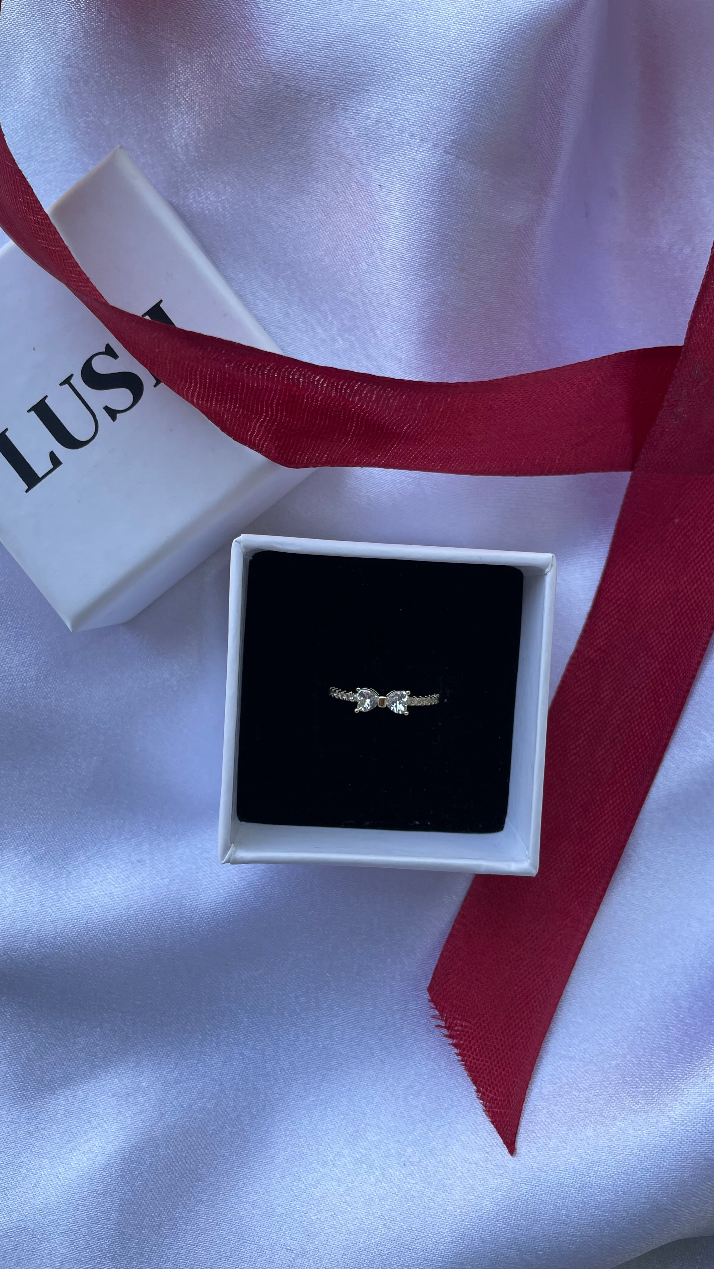 Cute bow ring