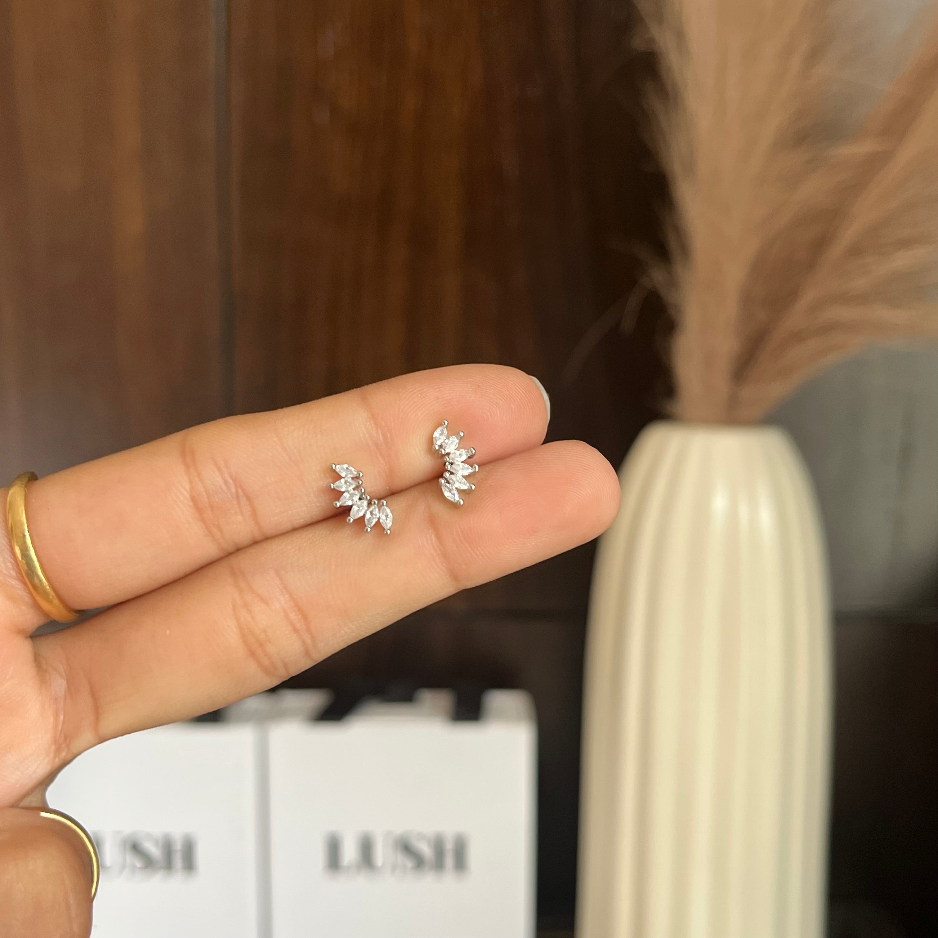 Ivy Glow Silver Studs (ball back)